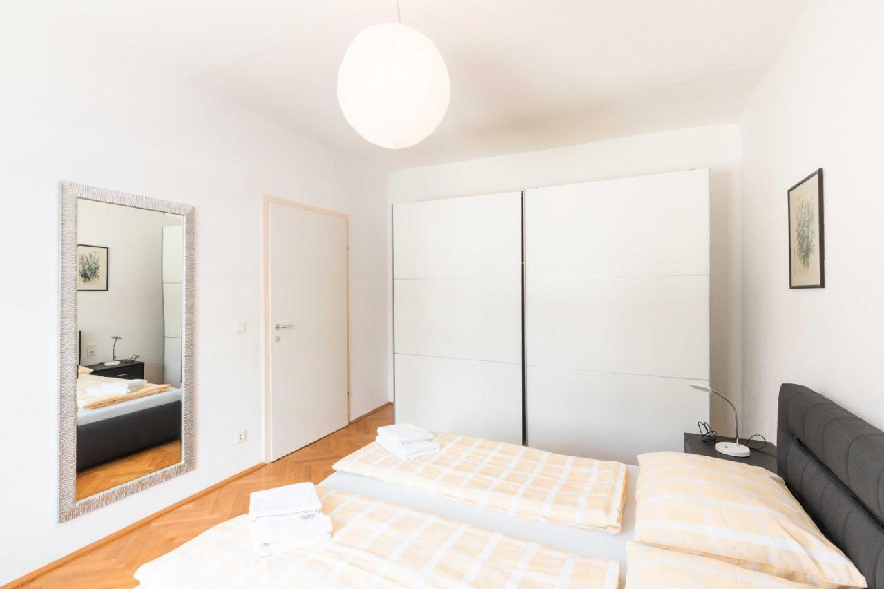 Rathausplatz Apartment Sankt Poelten